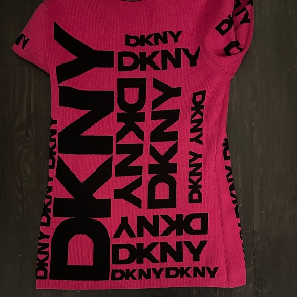 DKNY Vibrant Pink and Black Logo Knit - Picture 6 of 6
